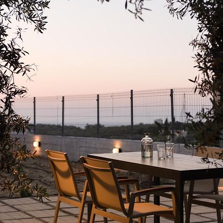 Mela Luxury Apartments Maroulas Bagian luar foto