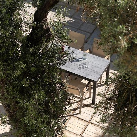 Mela Luxury Apartments Maroulas Bagian luar foto