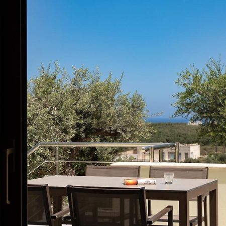 Mela Luxury Apartments Maroulas Bagian luar foto