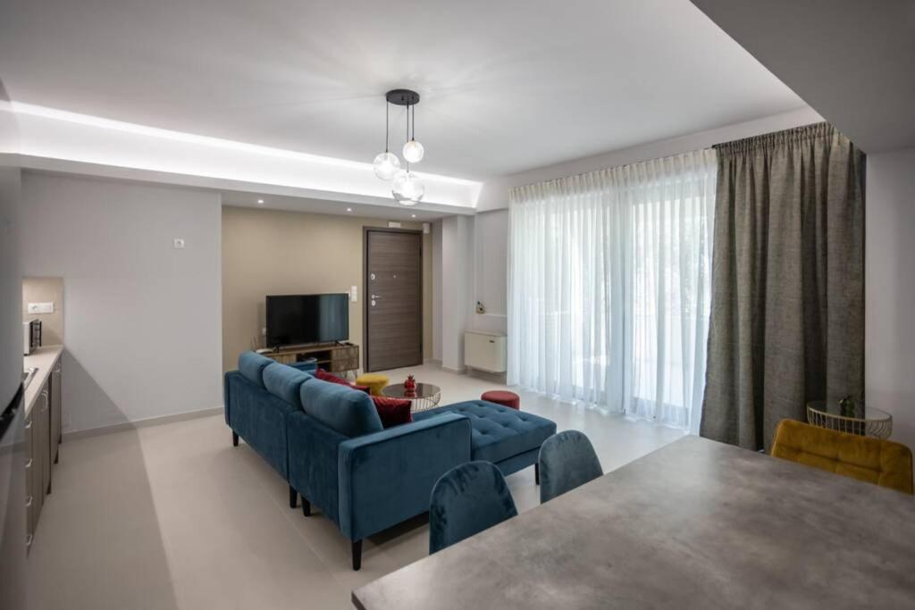 Mela Luxury Apartments Maroulas Bagian luar foto