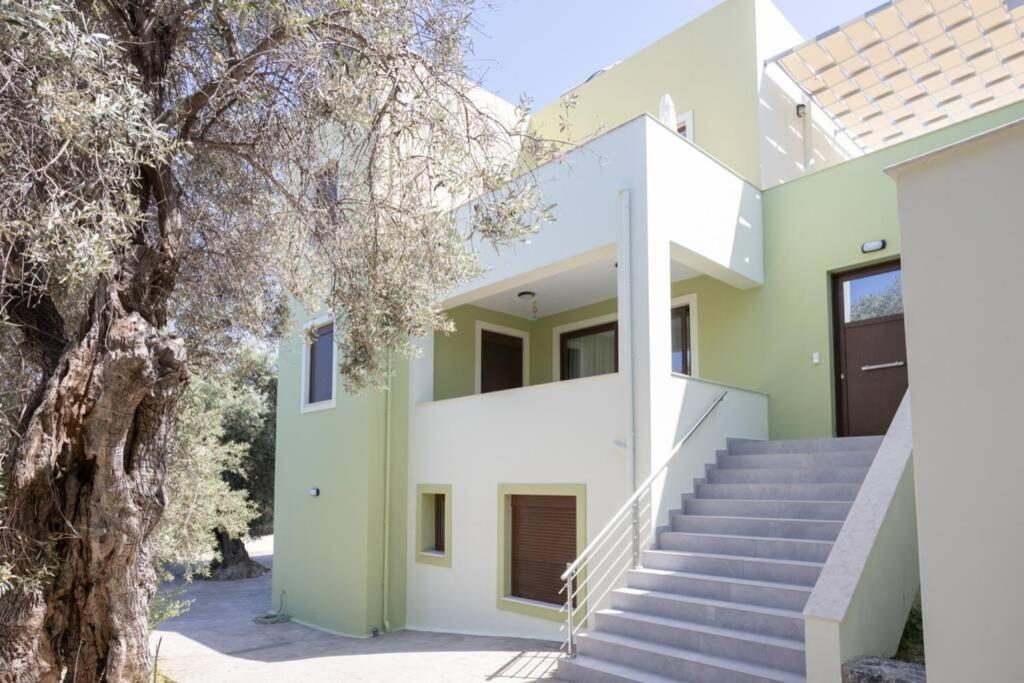 Mela Luxury Apartments Maroulas Bagian luar foto