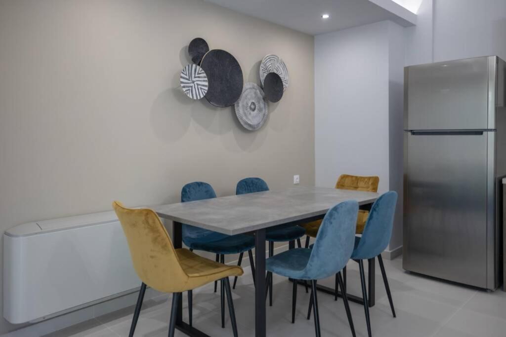 Mela Luxury Apartments Maroulas Bagian luar foto
