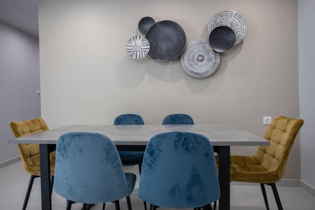 Mela Luxury Apartments Maroulas Bagian luar foto