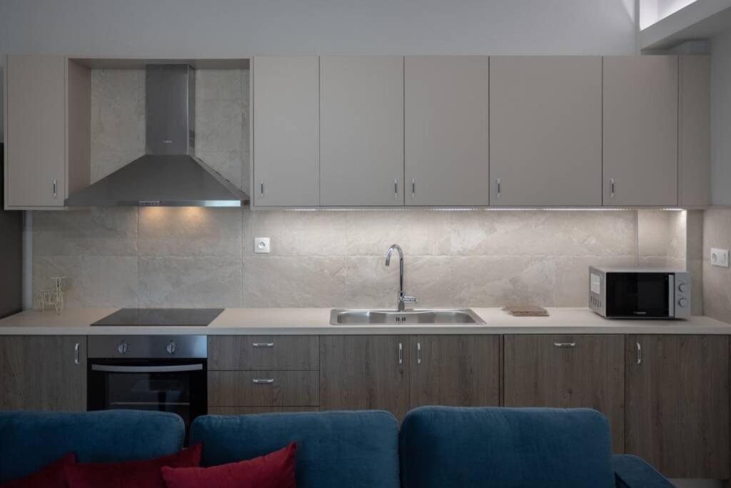 Mela Luxury Apartments Maroulas Bagian luar foto
