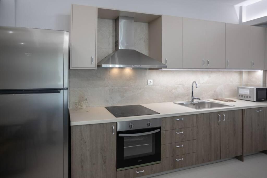 Mela Luxury Apartments Maroulas Bagian luar foto