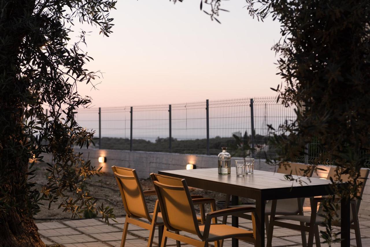 Mela Luxury Apartments Maroulas Bagian luar foto