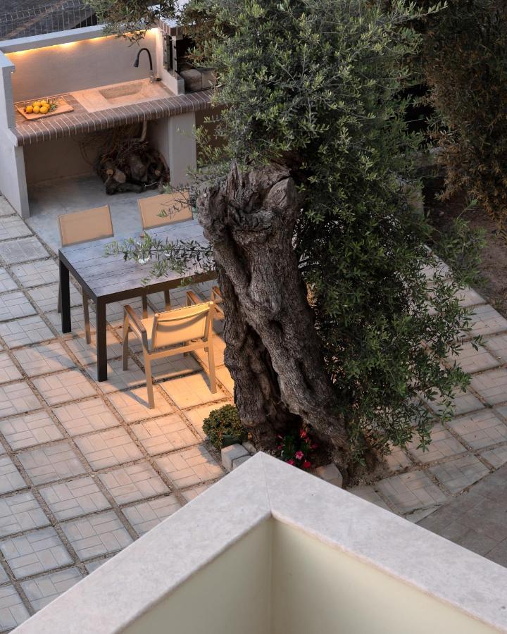 Mela Luxury Apartments Maroulas Bagian luar foto