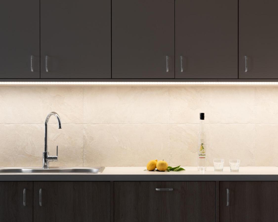 Mela Luxury Apartments Maroulas Bagian luar foto