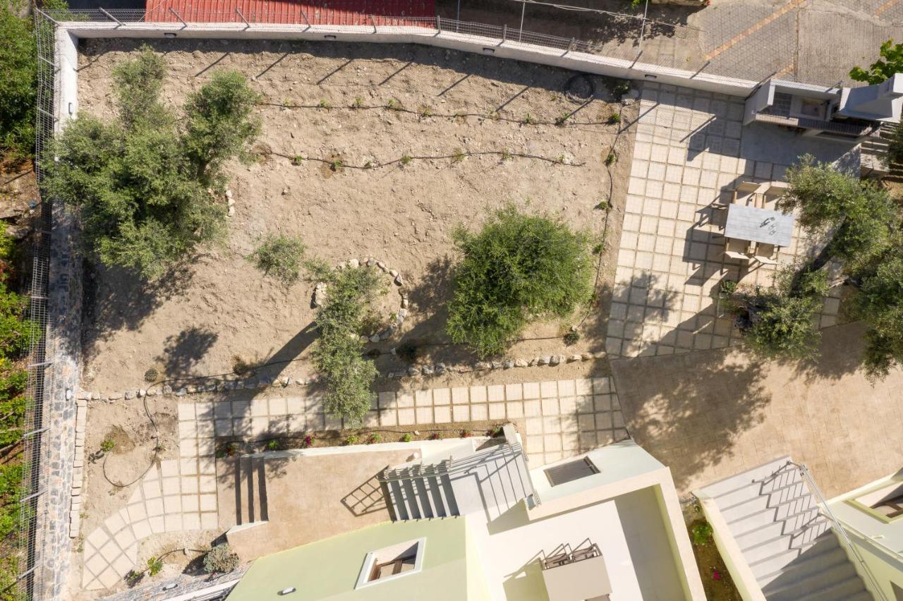 Mela Luxury Apartments Maroulas Bagian luar foto