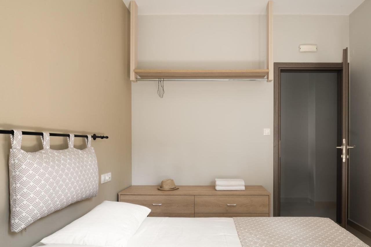 Mela Luxury Apartments Maroulas Bagian luar foto