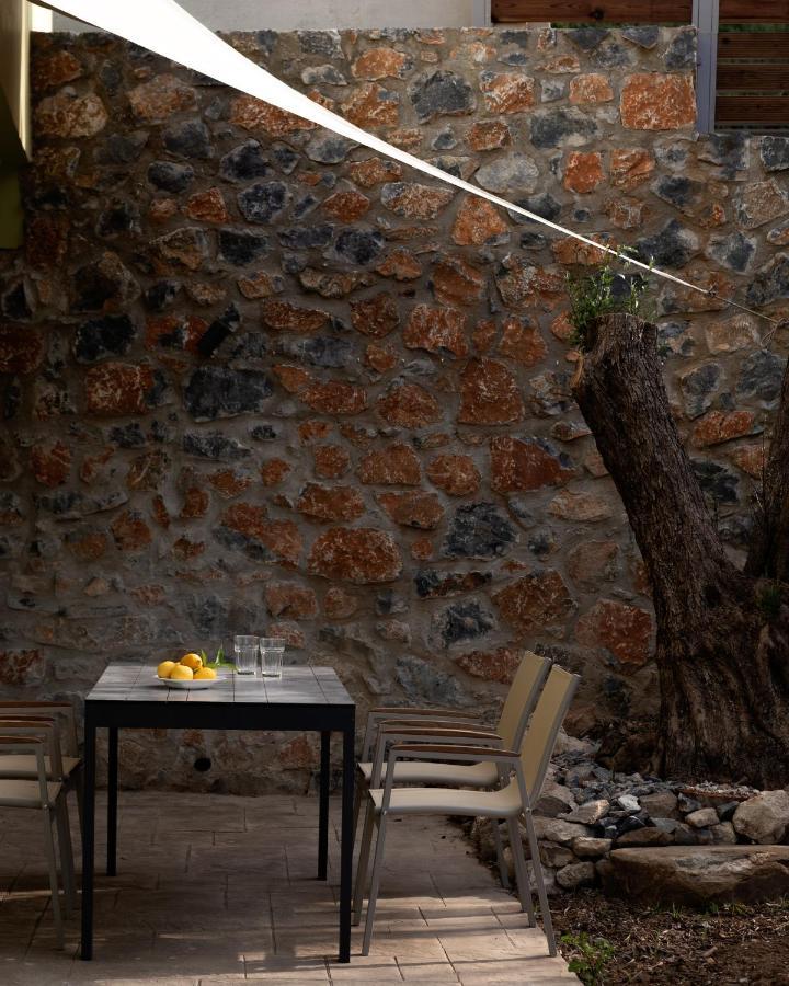 Mela Luxury Apartments Maroulas Bagian luar foto