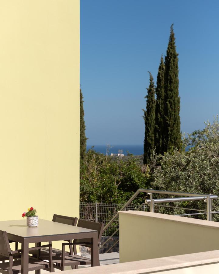 Mela Luxury Apartments Maroulas Bagian luar foto