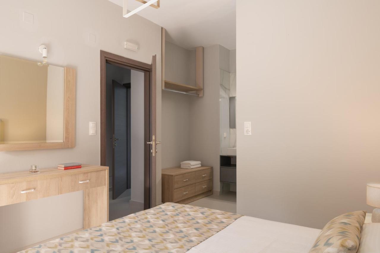 Mela Luxury Apartments Maroulas Bagian luar foto