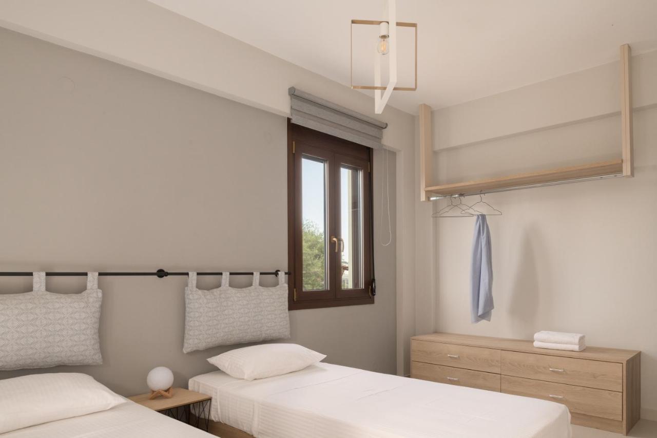 Mela Luxury Apartments Maroulas Bagian luar foto