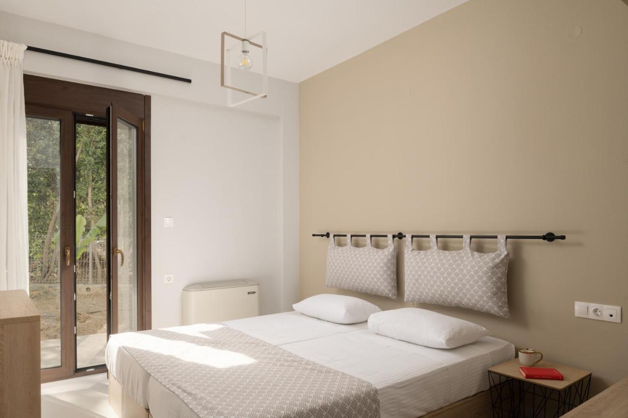 Mela Luxury Apartments Maroulas Bagian luar foto